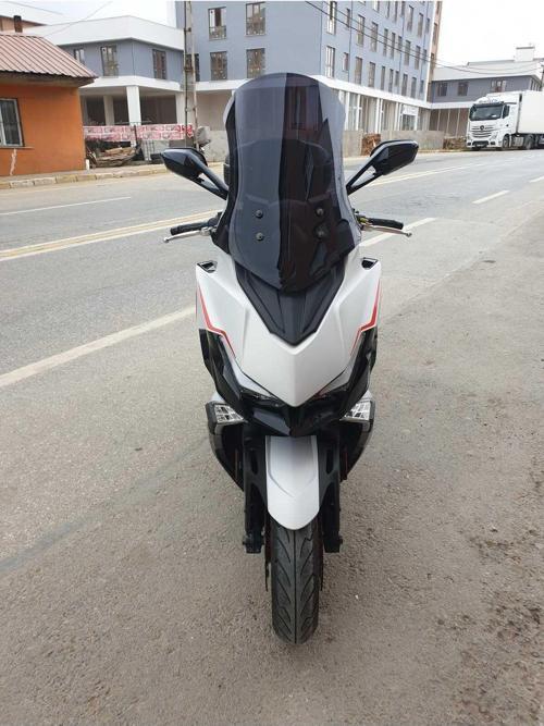 Kymco Xciting VS 400 Siperlik Ön Cam 2023 2024 Model 66cm Siyah Renkli 4mm