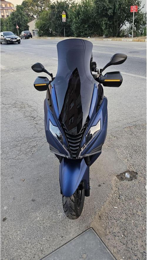 Arora Gt 125 250 Siperlik Ön Cam 2023 2024 Model 65cm Siyah Renkli 4mm ORTA BOYLU CAM