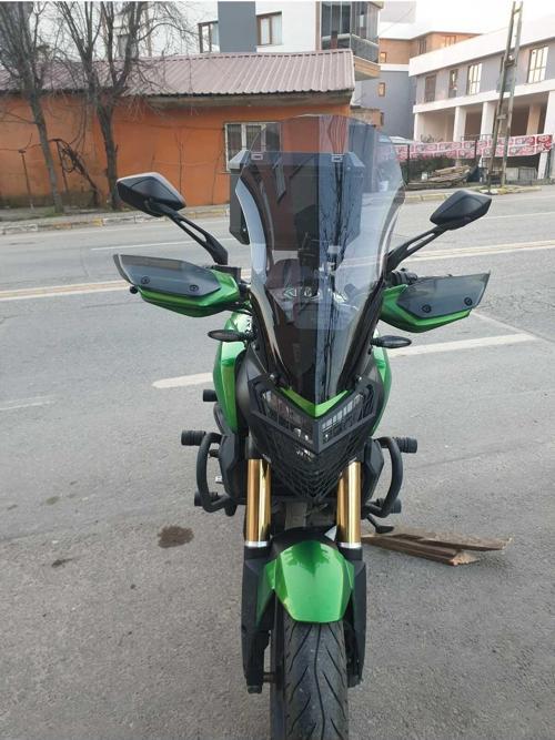 Bajaj Dominar 250 Siperlik Ön Cam 2017 2024 Model 58cm Açıkfüme Renkli 4mm ORTA BOYLU CAM