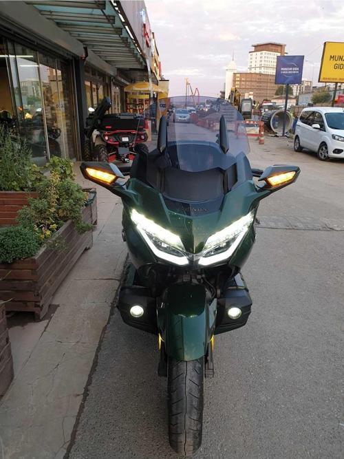 Honda Goldwing Bagger Siperlik Ön Cam 2018 2023 Model 38cm Açıkfüme Renkli 4mm ORTA BOYLU CAM