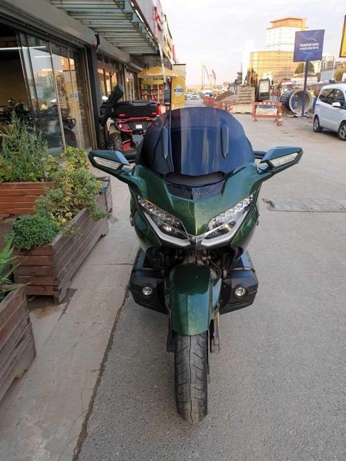 Honda Goldwing Bagger Siperlik Ön Cam 2018 2023 Model 38cm Siyah Renkli 4mm ORTA BOYLU CAM
