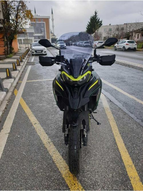 Benelli TRK 702 X Siperlik Ön Cam 2024 Model 51cm Açıkfüme Renkli 4mm 2. TASARIM