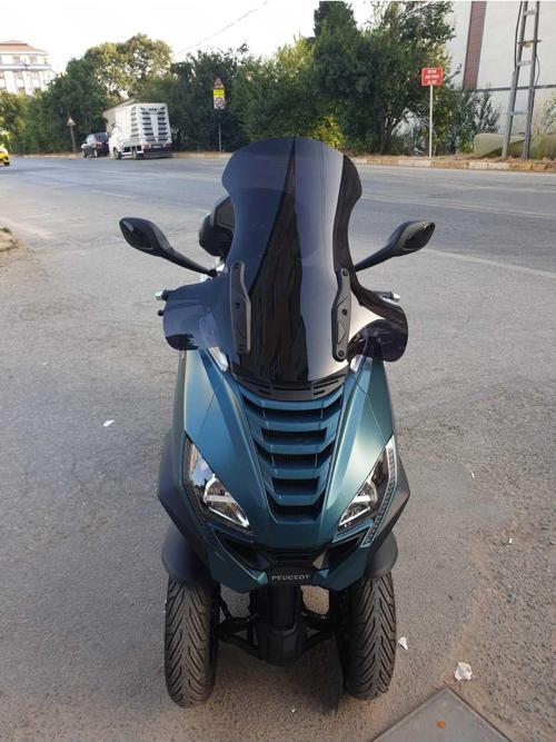 Peugeot Metropolis 400 Siperlik Ön Cam 2021 2024 Model 68cm Siyah Renkli 4mm