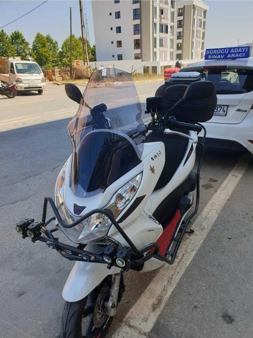 Honda Pcx Siperlik Ön Cam 2011 2013 Model 59cm Açıkfüme Renkli ORTA BOYLU CAM
