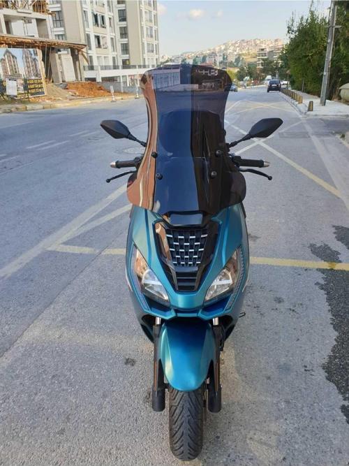 Peugeot Pulsion 125 Siperlik Ön Cam 2022 2024 Model 68cm Siyah Renkli 4mm