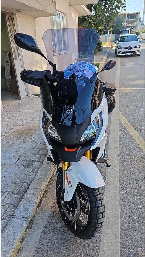 Peugeot Xp 400 Siperlik Ön Cam 2023 2024 Model 55cm Açıkfüme Renkli 4mm KISA SPOR CAM
