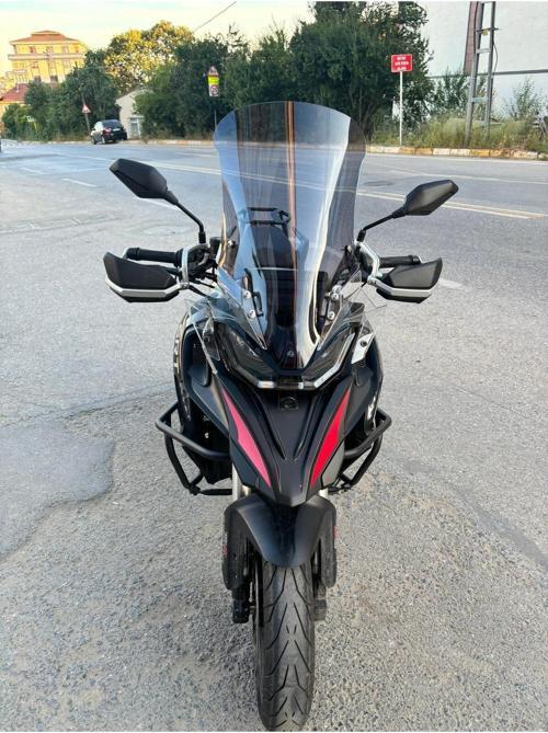 QJ SRT 800 X Siperlik Ön Cam 2023 2024 Model 61cm Açıkfüme Renkli 4mm