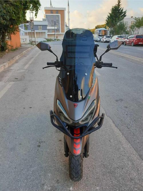 RKS Newlight 125 Siperlik Ön Cam 2021-2022 Model 55cm Siyah Renkli 4mm PRO MODELE UYMAZ