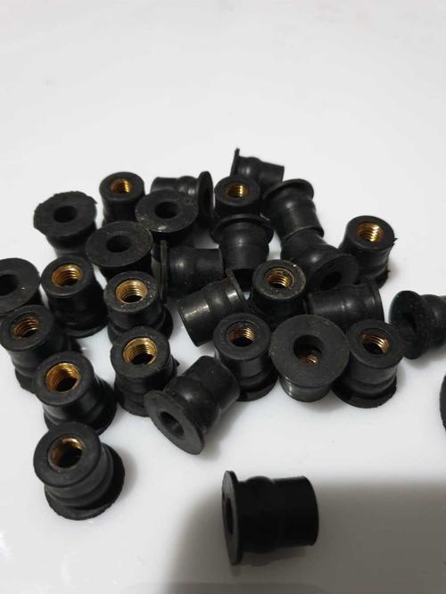 Motosiklet Siperlik Ön Cam Somunu ( M6 ) (2 Adet) 6x13x15mm