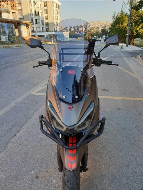 RKS Newlight 125 Siperlik Ön Cam 2021-2022 Model 65cm Açıkfüme Renkli 4mm PRO MODELE UYMAZ