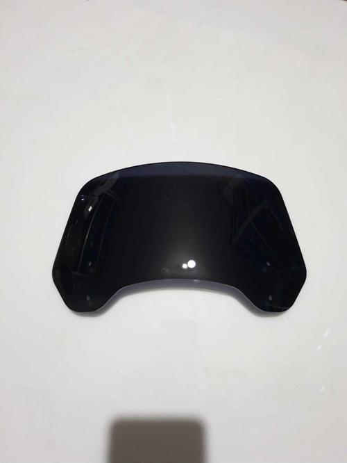 Rüzgar Saptırıcı Deflektör Camı 2 Delikli 3.5cm 32x15cm Siyah Renkli (SADECE CAM GÖNDERİLİR)