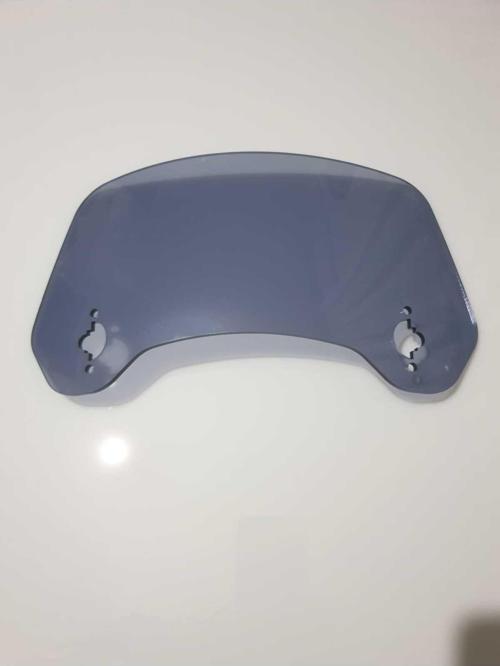 Rüzgar Saptırıcı Deflektör Camı 3 Delikli 33x15cm Tırtıklı Açıkfüme Renkli (SADECE CAM GÖNDERİLİR)