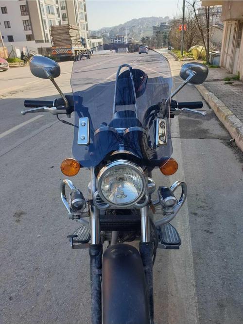 Küba Süperlight 125 Siperlik Ön Cam 2008 2024 Model 53cm Açıkfüme Renkli 4mm APARAT GÖNDERİLMEYECEK