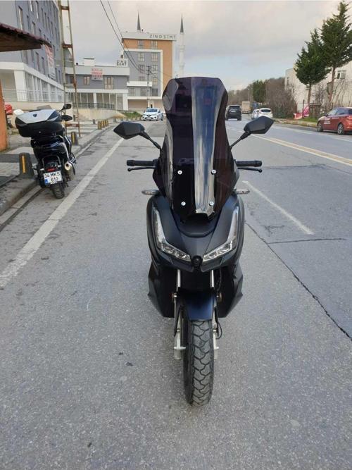 Skyjet Rivero 125 Siperlik Ön Cam 2024 Model 57cm Siyah Renkli 4mm KISA SPOR CAM