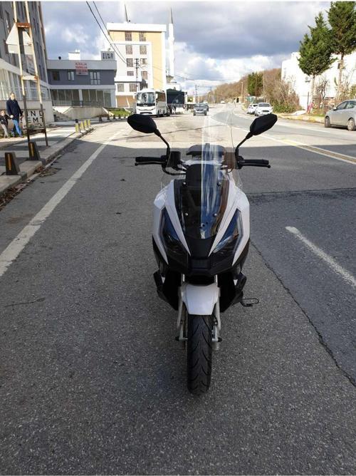 Volta Apec Apx7 Siperlik Ön Cam 2024 Model 68cm şeffaf Renkli 4mm ORTA BOYLU CAM