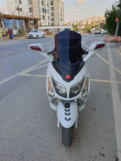 Sym Gts Evo 250 Siperlik Ön Cam 2006 2013 Model 53cm Siyah Renkli 4mm Boylu