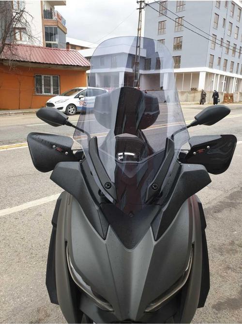 Yamaha Xmax Siperlik Ön Cam 2018 2022 Model 65cm Açıkfüme Renkli 4mm ORTA BOYLU CAM