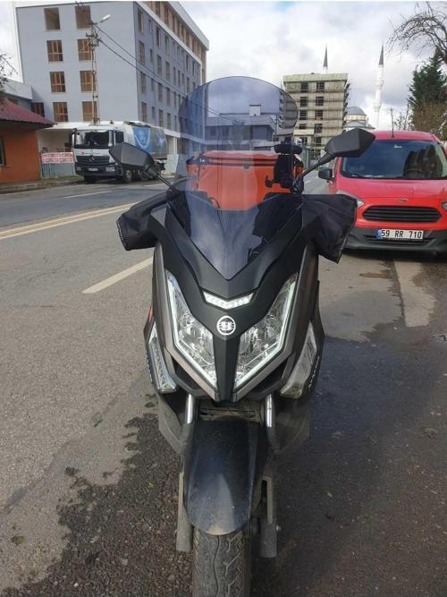 Yuki T9 strom Ön Cam 2021 2024 Model 62cm Açıkfüme Renkli 4mm