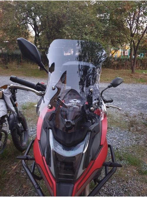 Voge DS 500 Siperlik Ön Cam 2021 2024 Model 55cm Açıkfüme Renkli 4mm