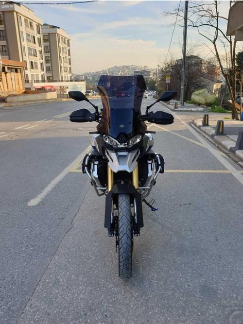 Voge DSX 900 Siperlik Ön Cam 2024 Model 53cm Siyah Renkli 4mm