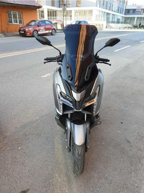 Voge SR1 Siperlik Ön Cam 2023 2024 Model 62cm Siyah Renkli 4mm ORTA BOYLU CAM