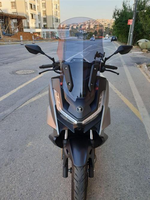 Voge SR3 Siperlik Ön Cam 2023 2024 Model 70cm Açıkfüme Renk 4mm