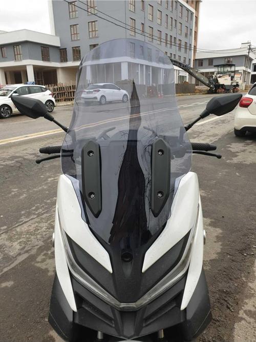 Voge SR4 Siperlik Ön Cam 2022 2024 Model 54cm Açıkfüme Renkli 4mm BOY