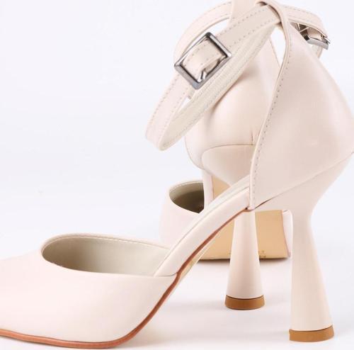Kadın Stiletto Sivri Bilekten Tokalı Topuklu Ayakkabı TS1137
