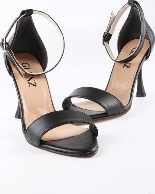 Kadın Stiletto Bantlı Bilekten Tokalı Topuklu Ayakkabı TS1138