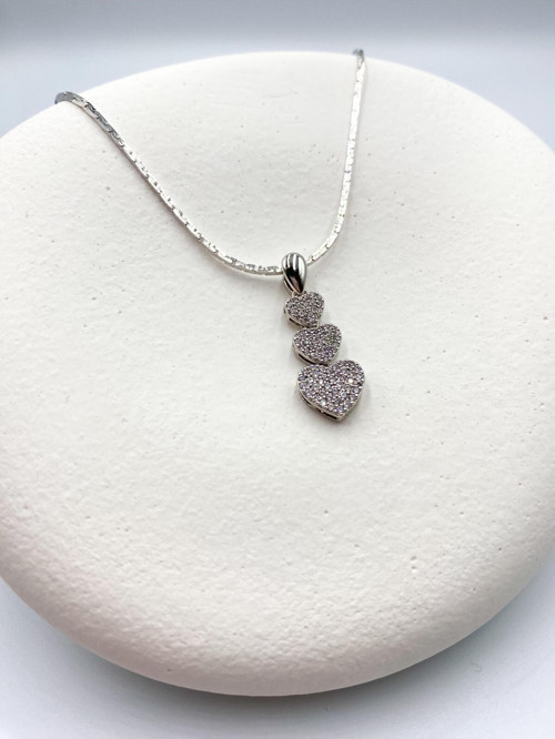 Üçlü Kalp Kolye Parıltılı Gümüş Kolye -Şık Ve Zarif