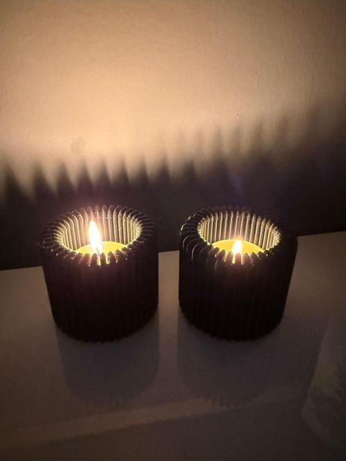 Mumluk Özel Tasarım Beyaz Renk Carbon Fiber Malzeme Dekoratif Obje