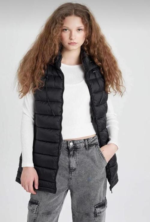 Su Itici Kapüşonlu Fermuarlı Cepli Kalın Şişme Yelek Siyah M