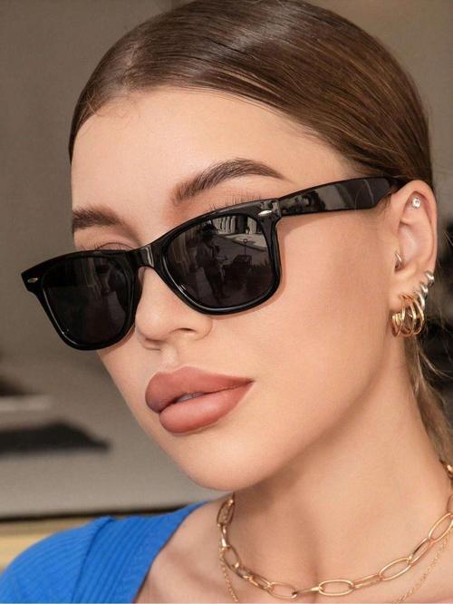 Wayfarer Eğimli Kadın Güneş Gözlüğü