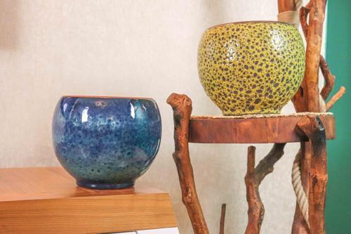 Okyanus Mavisi Ve Hardal Sarısı Şekilli Artistik Çift Sırlı İç Ve Dış Mekan Kullanımlı Toprak Terrakota S