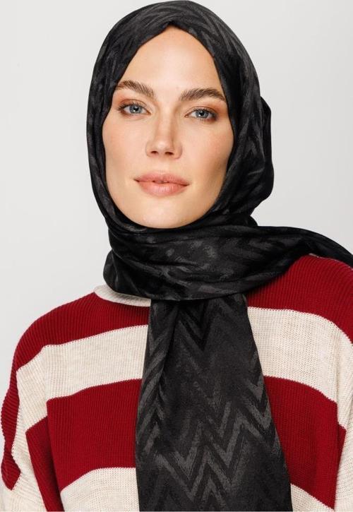 Siyah Zikzak Desen Parlak Jakar Şal
