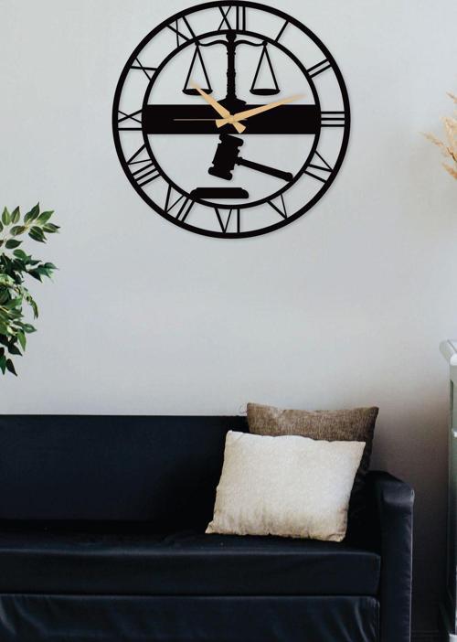 Adalet Terazisi - Avukat Metal Siyah Duvar Saati - Ev - Ofis Saati - Hediye Saat - 50x50 Cm
