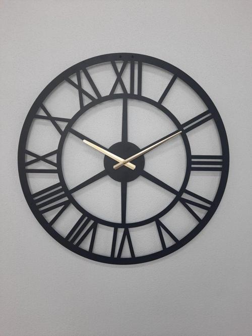 Roma Rakamlı Metal Siyah Duvar Saati 1,5 Mm Kalınlık 60 x 60 Cm