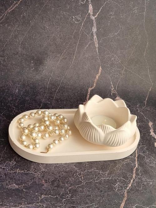 Lotus Çiçeği Ve Oval Tabaklı Mum Set(Mumluk İçerisinde Dökülü Mum Gönderilir)