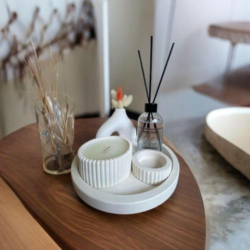 Dekoratif Minyatür N Vazolu Standlı 100Ml Fresh Oda Kokusu Ve 75G Bambu Fitil Mumlu Set