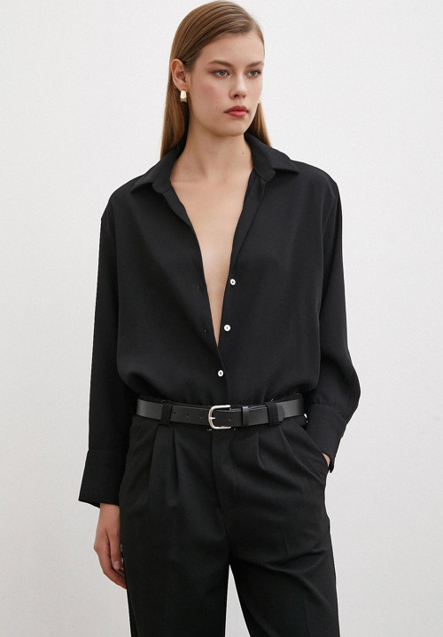 V Yaka Klasik Gömlek Siyah