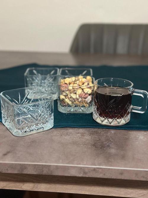 12 Parça Kare Timeless Çerezlik Ve Kulplu Cam Fincan Çay Ve Bardak Seti