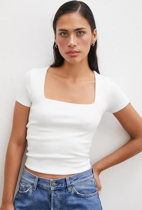 Kare Yaka T-shirt Beyaz