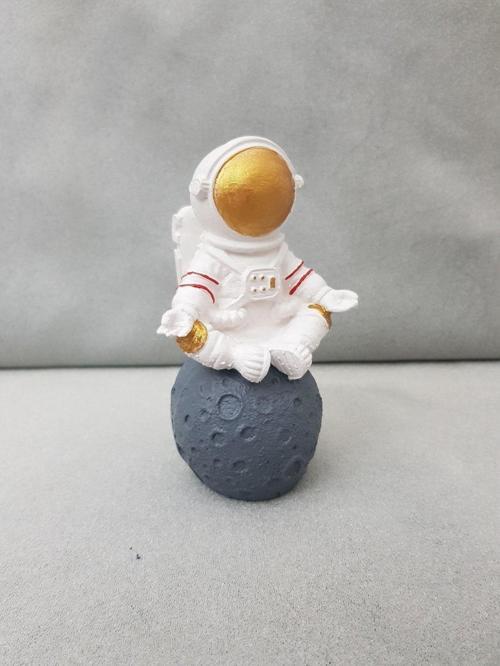 Astronot Dekor Biblo Ev Ofis Dekoru