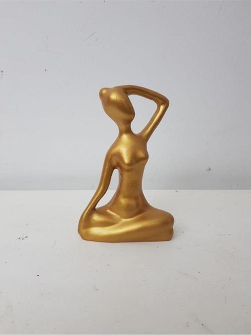 Yogacı Kadın Gold Ev Ofis Dekoru