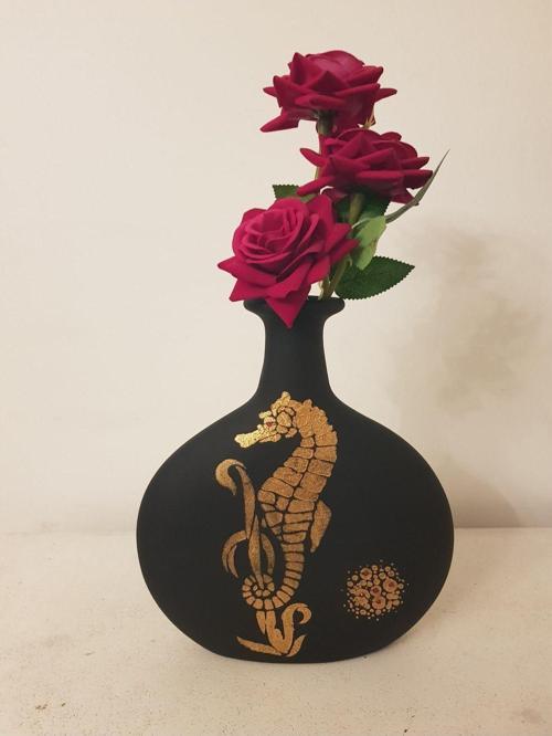 Denizatı Figürlü Seramik Vazo (25Cm X 21Cm)