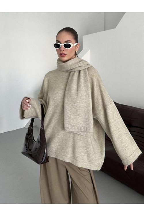 Bej Bisiklet Yaka Atkılı Oversize Kazak-25811