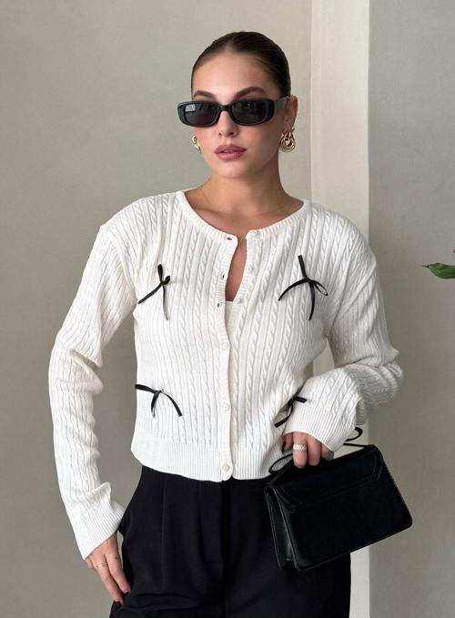 Krem Mini Kurdele Düğmeli Hırka-4375