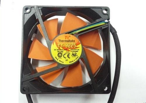 Thermaltake tt-9225 90 mm Fan 4 Pin Pwm li 12v 