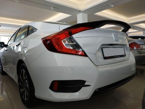 Honda Civic Uyumlu Fc5 V Style Spoiler (Boyasız)