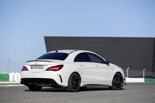 Mercedes W117 Uyumlu Cla Spoiler (Fiber)